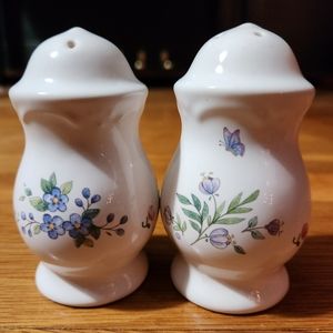 Pfaltzgraff Salt and Pepper Set - Meadow Lane